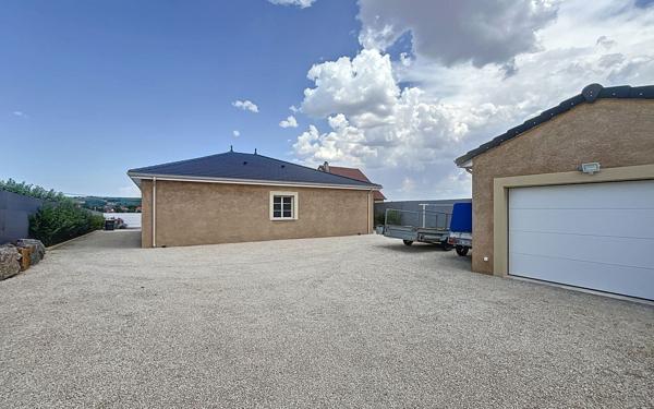 Maison à vendre    4 pièces • 124,80 m2 Saint-Germain-des-Fossés