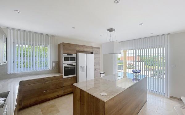 Maison à vendre    4 pièces • 124,80 m2 Saint-Germain-des-Fossés