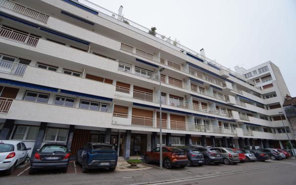 Appartement à louer    3 pièces • 97,27 m2 Dijon