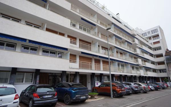 Appartement à louer    3 pièces • 97,27 m2 Dijon