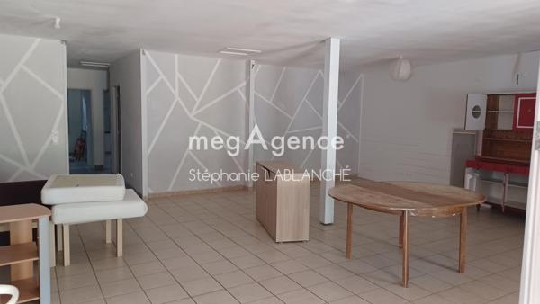 Immeuble à BEAUMONT-DE-LOMAGNE, 82500 - 162m²