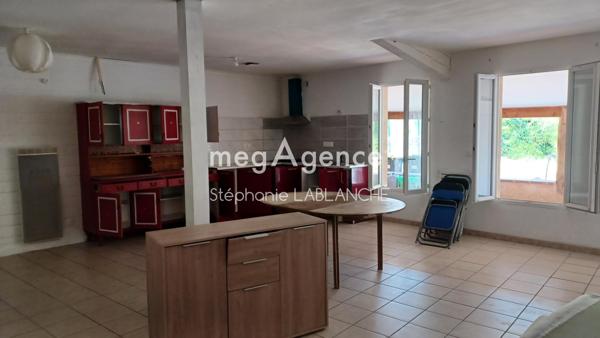 Immeuble à BEAUMONT-DE-LOMAGNE, 82500 - 162m²