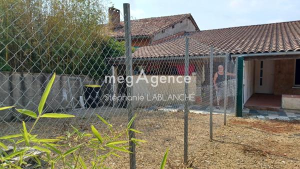 Immeuble à BEAUMONT-DE-LOMAGNE, 82500 - 162m²