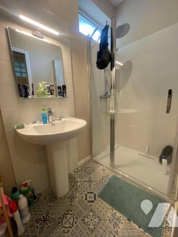 Local professionnel/ bureaux rez de chaussée avec garage centre ville de SAUMUR