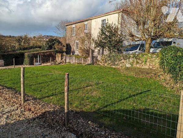 POUZAUGES - Idéal investisseurs ou primo-accédants, maison à étage de 98 m² habitables et jardi...