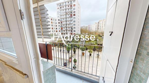 Grand 2 P / 1 chambre - 62.5m² - Au pied du métro PICPUS // Balcon