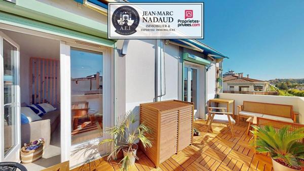 Appartement T3 centre-ville, entièrement rénové, dernier étage traversant, vue dégagée