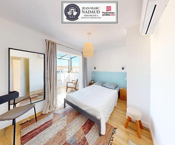 Appartement T3 centre-ville, entièrement rénové, dernier étage traversant, vue dégagée