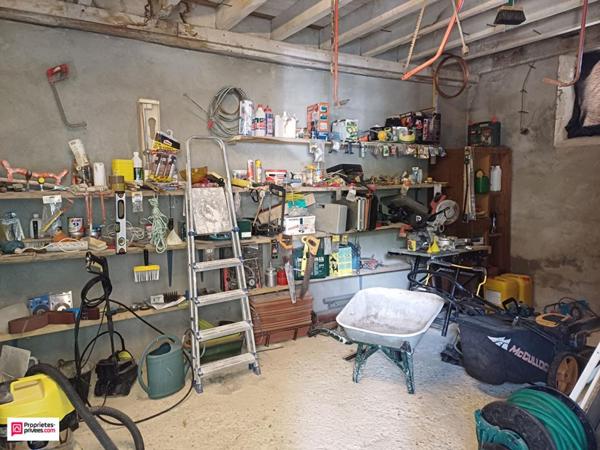 Epannes - maison en pierre avec dépendances