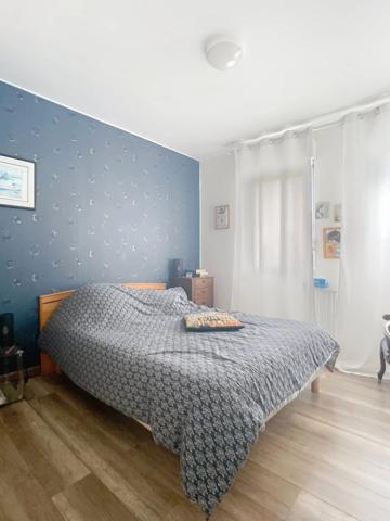 Maison familiale 142 m² – Verrière centrale, 4 chambres, jardin clos – Sacré-Cœur