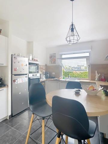 Maison familiale 142 m² – Verrière centrale, 4 chambres, jardin clos – Sacré-Cœur