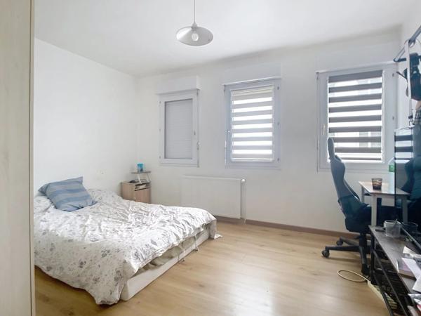 Maison familiale 142 m² – Verrière centrale, 4 chambres, jardin clos – Sacré-Cœur