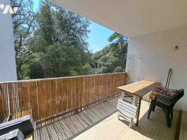 T4 à proximité immédiate de la plage du Nau