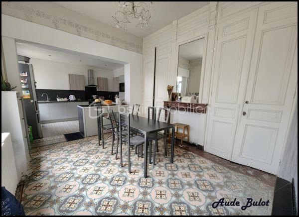 Maison de 264 m²