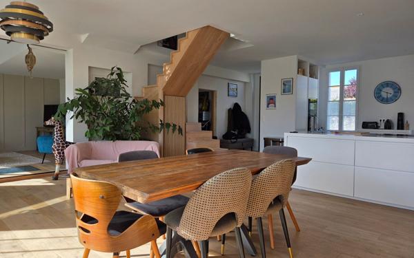 Maison à vendre    7 pièces •  Rochefort