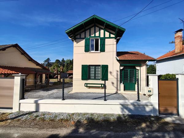 Maison rénovée de 97 m² avec piscine sur terrain de 580 m²