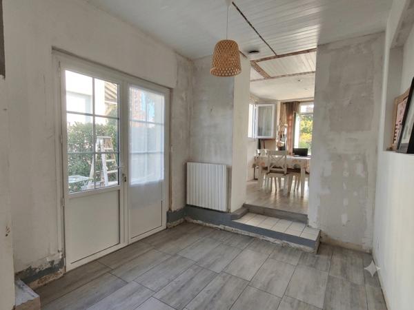 Maison rénovée de 97 m² avec piscine sur terrain de 580 m²