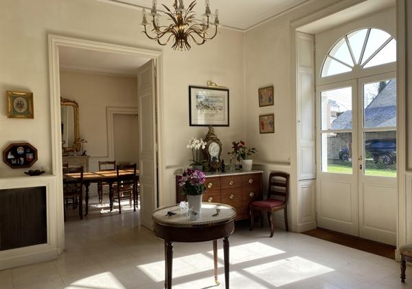 Belle demeure de caractère classée au patrimoine nantais sur une parcelle de 840 m² au calme d'une voie privée