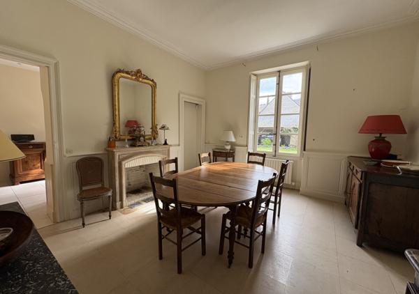 Belle demeure de caractère classée au patrimoine nantais sur une parcelle de 840 m² au calme d'une voie privée