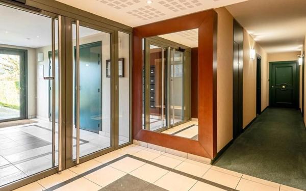 Appartement à vendre    2 pièces • 43,01 m2 Montévrain