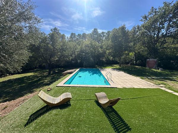 A VENDRE 83470 SAINT MAXIMIN LA SAINTE BAUME MAISON  TYPE 5 DE 147 M² SUR 2300 M² DE JARDIN PISCINE DOUBLE GARAGE ET STUDIO INDEPENDANT