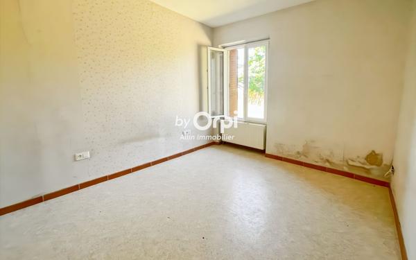 Maison à vendre    3 pièces •  Estivareilles