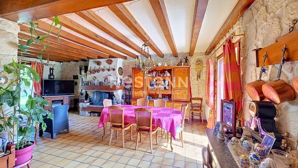 Maison de caractère avec grand jardin paysagé