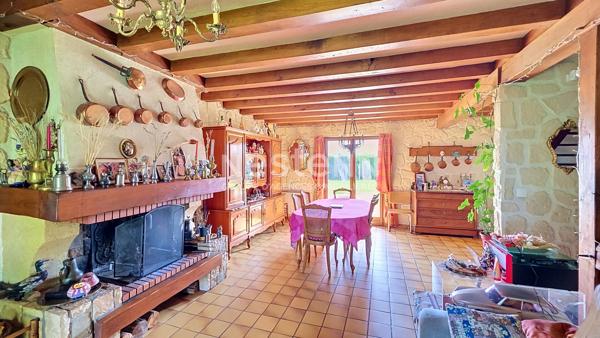 Maison de caractère avec grand jardin paysagé