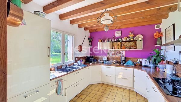 Maison de caractère avec grand jardin paysagé