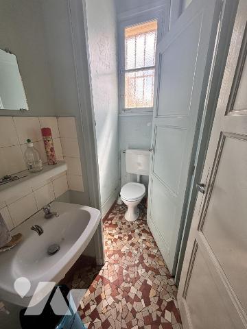 PROXIMITÉ COMMERCES / IMMEUBLE A USAGE MIXTE