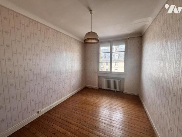 PROXIMITÉ COMMERCES / IMMEUBLE A USAGE MIXTE