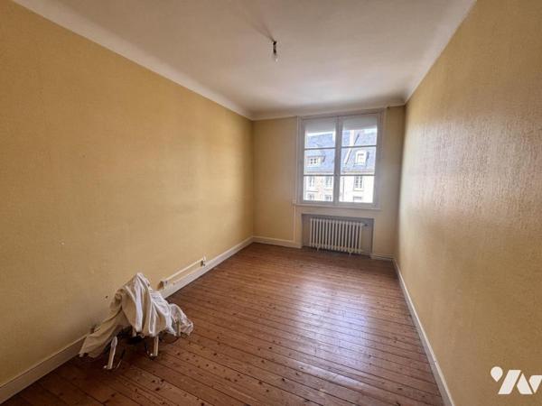 PROXIMITÉ COMMERCES / IMMEUBLE A USAGE MIXTE