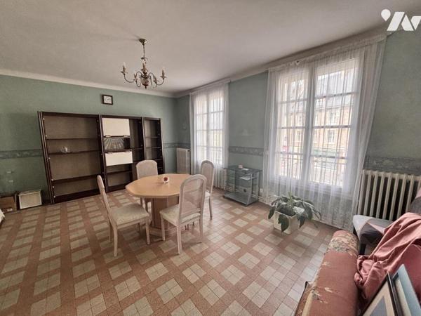 PROXIMITÉ COMMERCES / IMMEUBLE A USAGE MIXTE