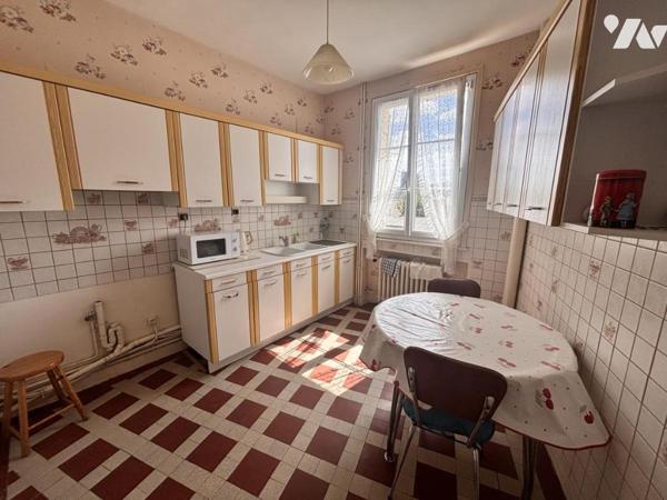 PROXIMITÉ COMMERCES / IMMEUBLE A USAGE MIXTE