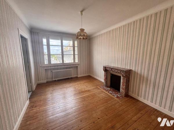 PROXIMITÉ COMMERCES / IMMEUBLE A USAGE MIXTE