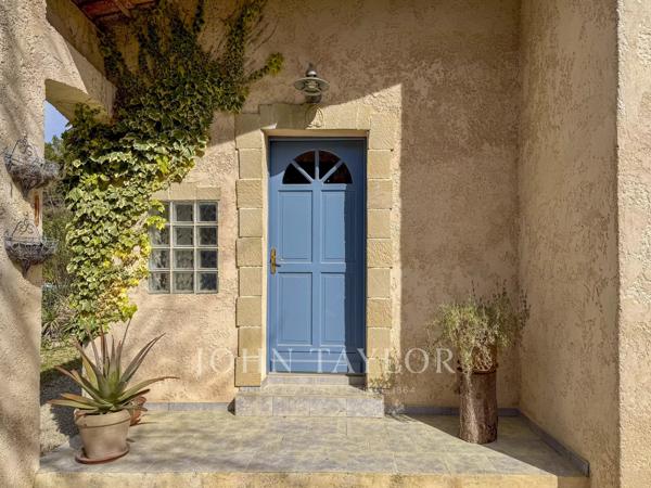 Maison familiale avec studio indépendant– Le Beausset