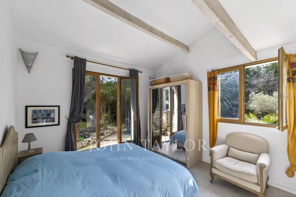 Maison familiale avec studio indépendant– Le Beausset