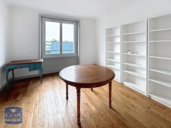 Appartement à louer 4 pièces 87.88m² Saint-Brieuc (22000)