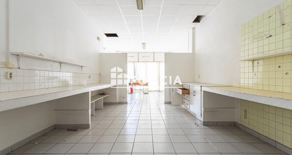 À vendre Local commercial 200 m² - Toulon 83000
