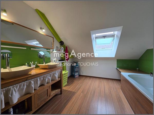 Maison à SAINT-ETIENNE-EN-COGLES, 35460 - 6 pièces 128m²