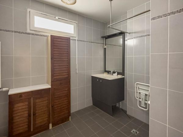 Montlignon (95680) Montlignon. 3 pièces de 64 M2 en rez-de-jardin.