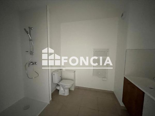 Location Studio 45 m² - ZAC VETROTEX Chambery 73000