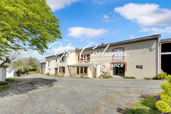 Corps de ferme de 145 m² avec plus de 350 m² de dépendances en pierre à valoriser sur terrain de 6400 m²