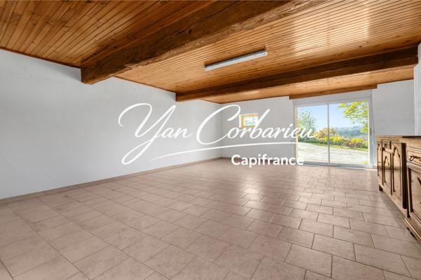 Corps de ferme de 145 m² avec plus de 350 m² de dépendances en pierre à valoriser sur terrain de 6400 m²