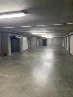 GARAGE SECURISE EN SOUS SOL