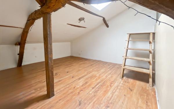 Maison à vendre    5 pièces •  Bassillac