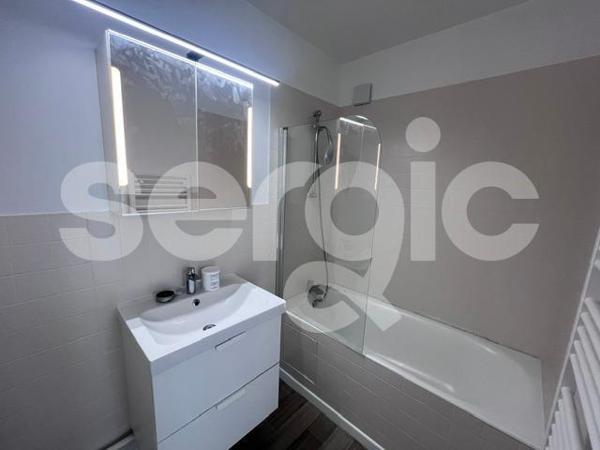 Location 2 Pieces 40 59790 Ronchin 07 1372 02 0102