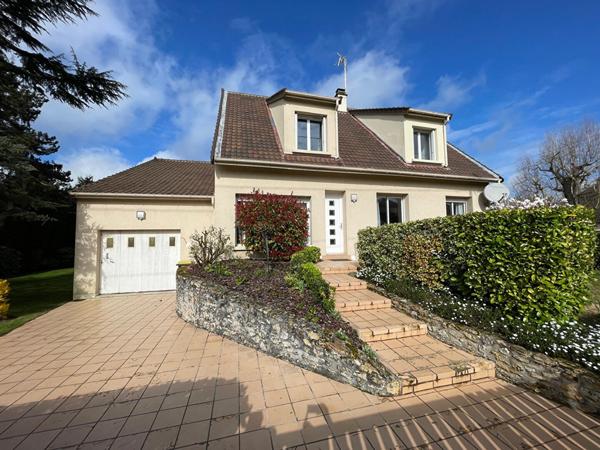 Maison individuelle 7 pièces 165 m² + cave totale sur 1199 m² de terrain