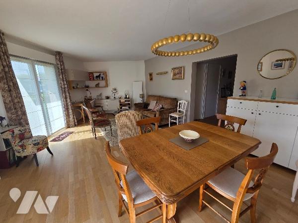 BONSECOURS, appartement de 84.28 m², 2 chambres, 2 places de parking dans copropriété sécurisée.