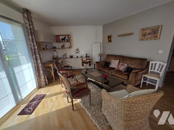 BONSECOURS, appartement de 84.28 m², 2 chambres, 2 places de parking dans copropriété sécurisée.
